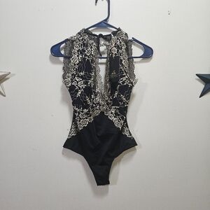 NWT Brazilian lingerie large black and gold...beautiful piece